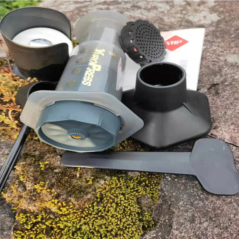 Round reusable PP coffee filter disc shown in black, white and red variants (view 5)